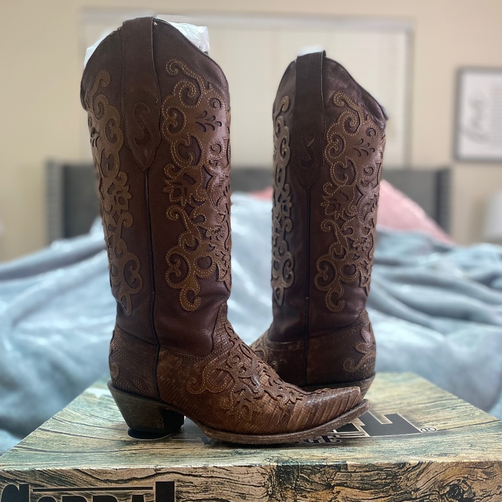 SOLD 
Corral Vintage Women’s Cowboy Boots